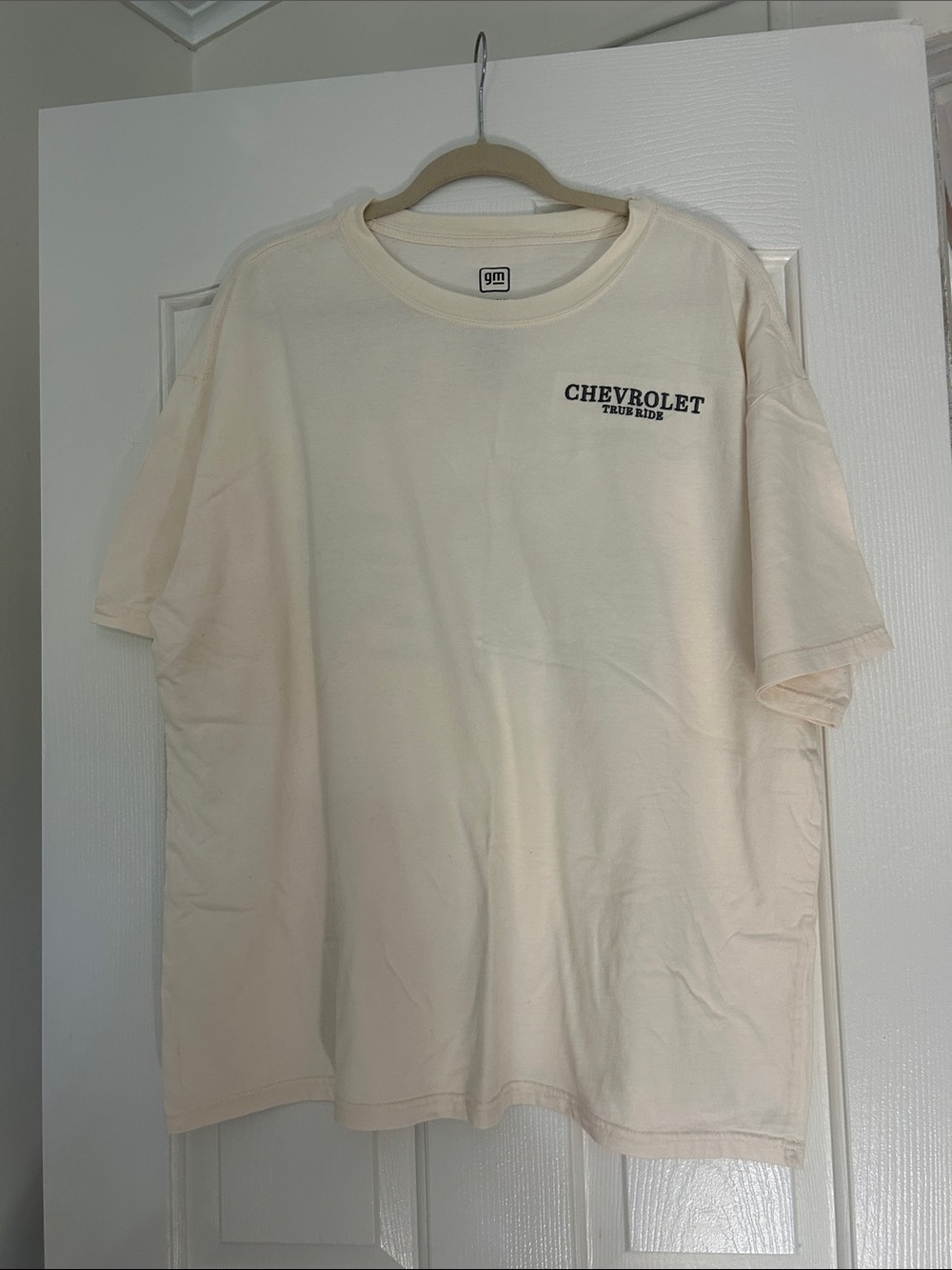 Mossimo Supply Co. Cream Short Sleeve Chevrolet Logo Tee